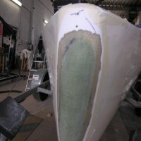 Das Laminat ist geschliffen und kann nun mit neuem Gelcoat beschichtet werden